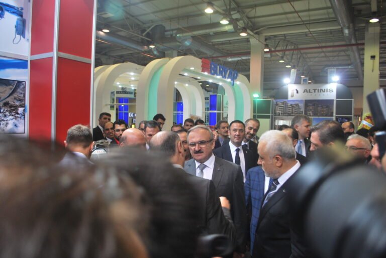 Bursa Insaat Fuari Nisan