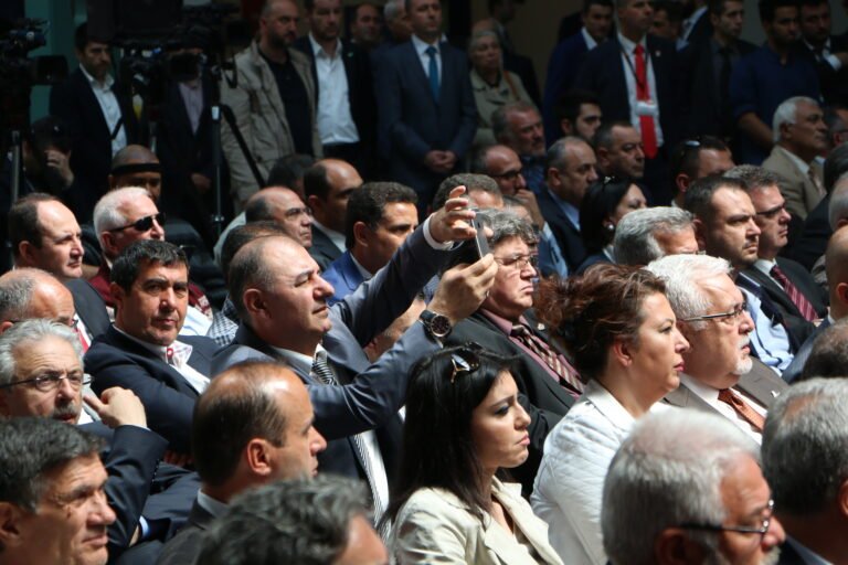 Bursa Insaat Fuari Nisan